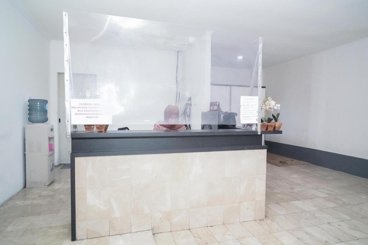 OYO 1491 Sandang Residence Near RS Patria IKKT Jakarta Bagian luar foto