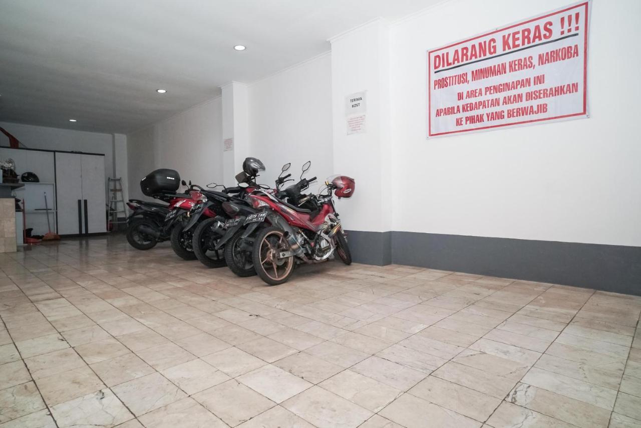 OYO 1491 Sandang Residence Near RS Patria IKKT Jakarta Bagian luar foto